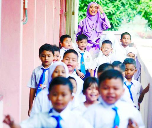 Teachers must conduct themselves properly and know the rules and ethics of the teaching profession, say educators. – SYED AZAHAR SYED OSMAN/THESUN