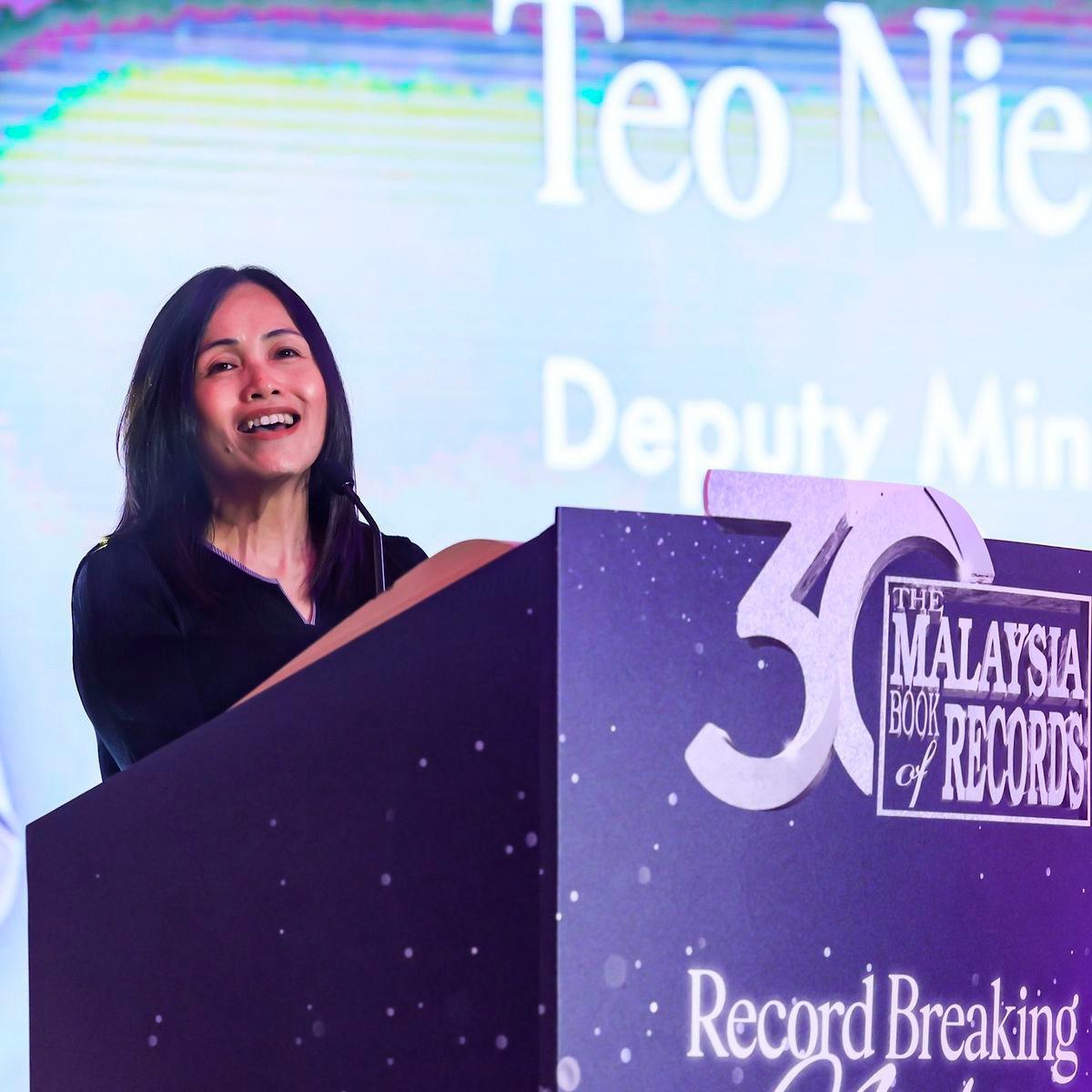 Timbalan Menteri Komunikasi Teo Nie Ching - Teo Nie Ching / Facebook