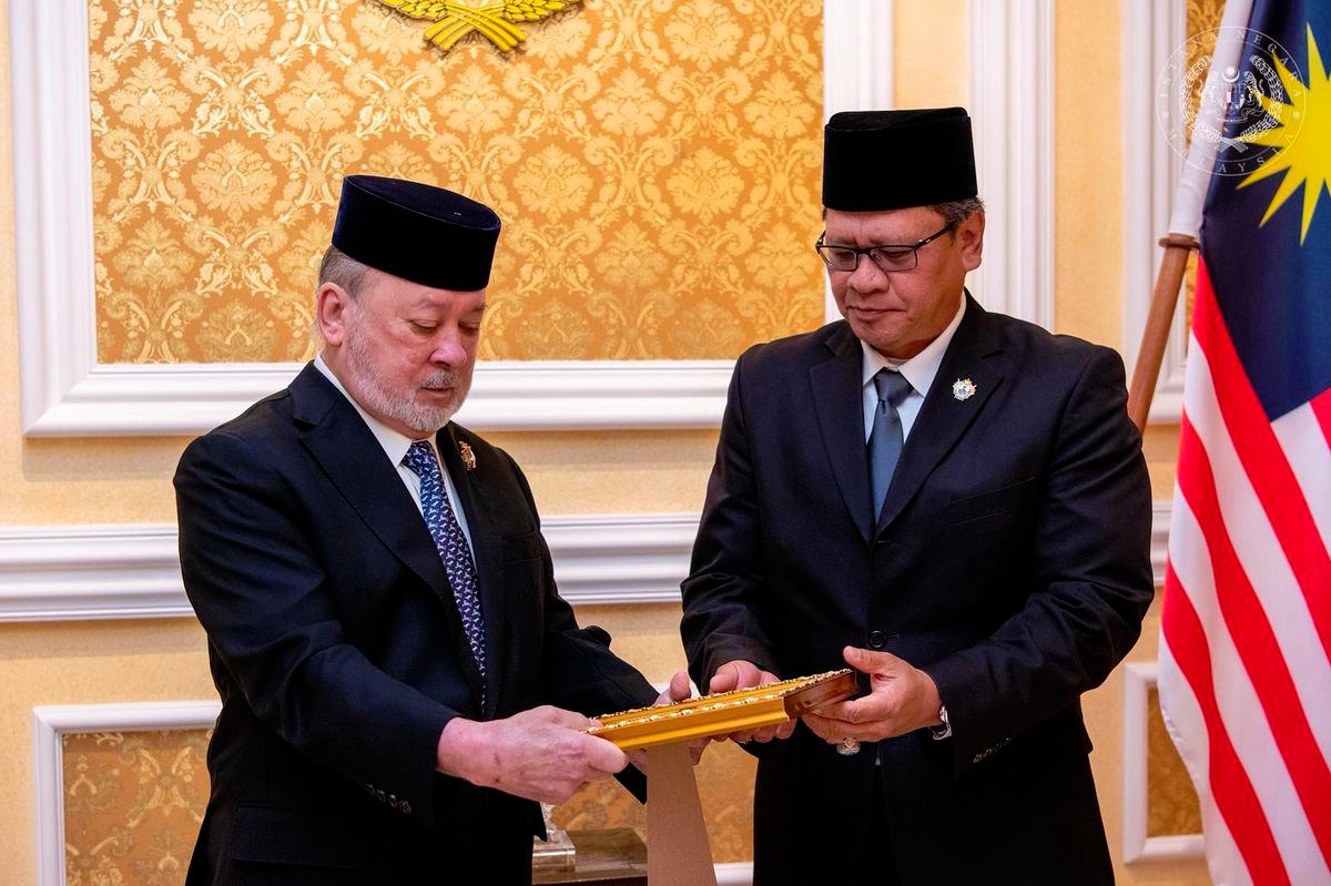 Sultan Ibrahim Sultan Iskandar - FACEBOOKpix