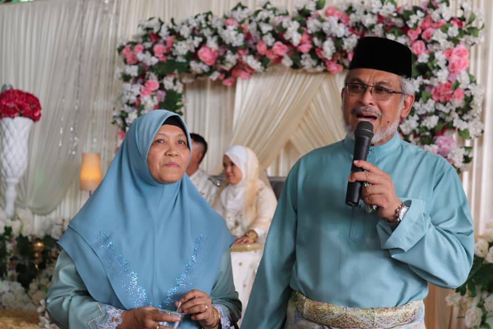 Khalid Samad ordered by wife to take a look at spoilt vacuum cleaner during MCO