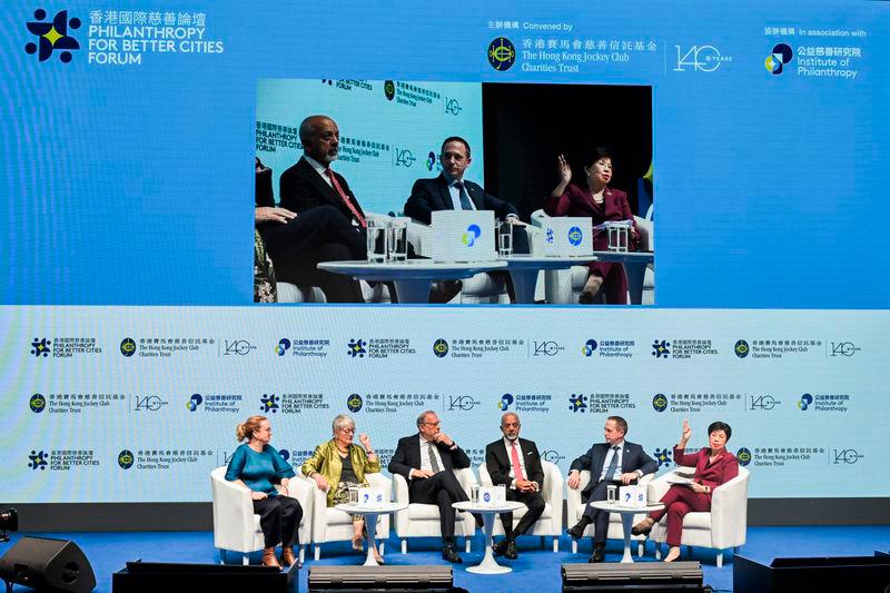 $!The second plenary session entitled “Innovations for a Healthier Global South: What is the role of philanthropy in supporting global health research and interventions?” was moderated by Professor Margaret Chan, Founding Dean of the Vanke School of Public Health, Tsinghua University, and Emeritus Director General of World Health Organization (1st right). It featured Rebecca F. Grais, Executive Director of the Pasteur Network (1st left); Ilona Kickbusch, Director of Digital Health Transformations LAB, University of Geneva, Chair and Founder of the Global Health Center Geneva at the Graduate Institute Geneva and Co-chair of the Council of the World Health Summit (2nd left); Professor Peter Piot, Professor of Global Health, London School of Hygiene &amp; Tropical Medicine, Special Advisor to European Commission President von der Leyen on European and Global Health Security (3rd left); Naveen Rao, Senior Vice-President of the Health Initiative at the Rockefeller Foundation (3rd right); and Carsten Schicker, Chief Executive Officer of the World Health Summit (2nd right).