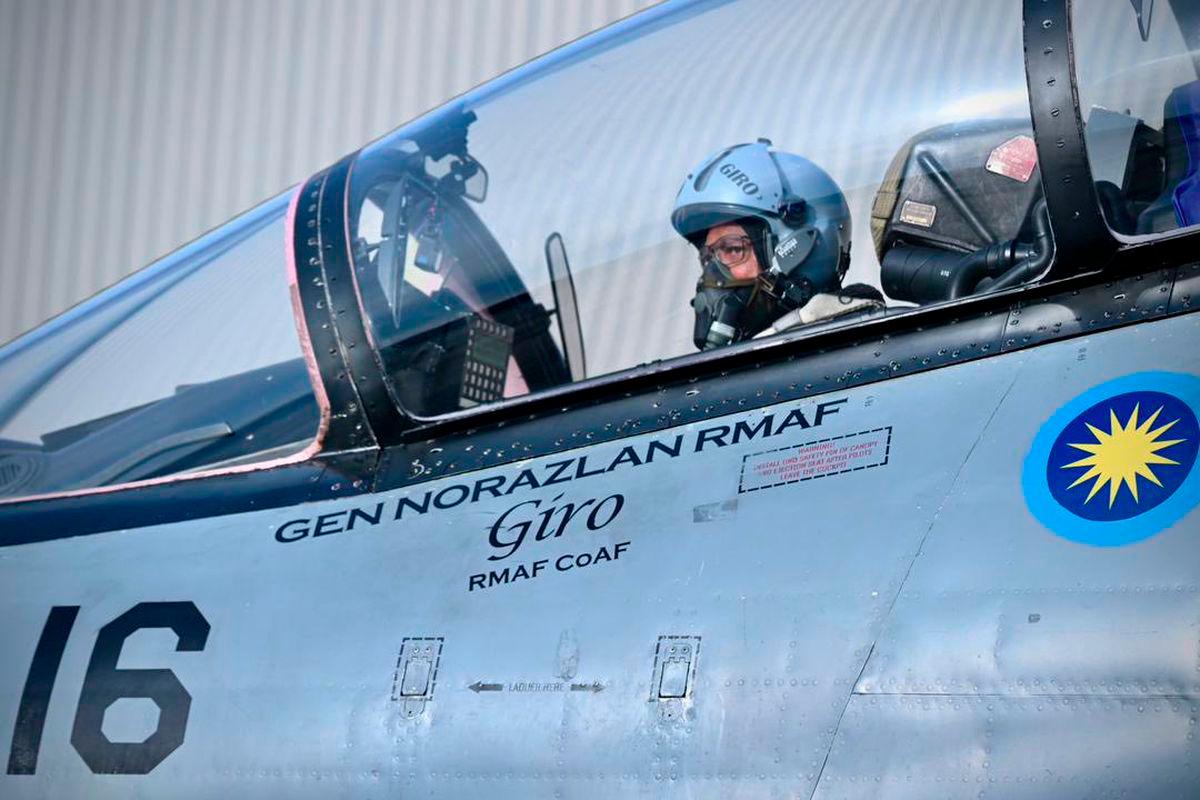 General Datuk Seri Muhamad Norazlan Aris created history today as the first Air Force Commander to personally lead an air display during the 68th National Day celebration at Dataran Putrajaya. - BERNAMA