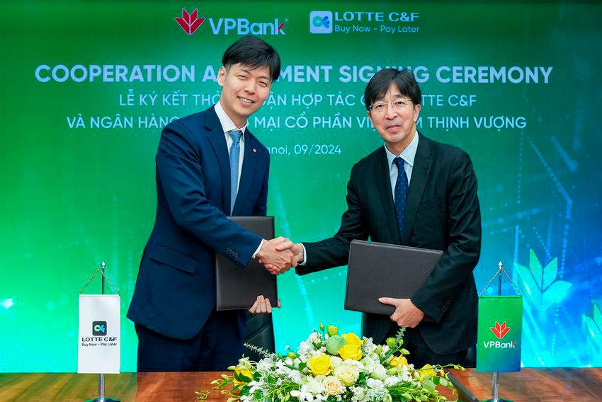 Representatives of VPBank &amp; LOTTE C&amp;F signed the MOU