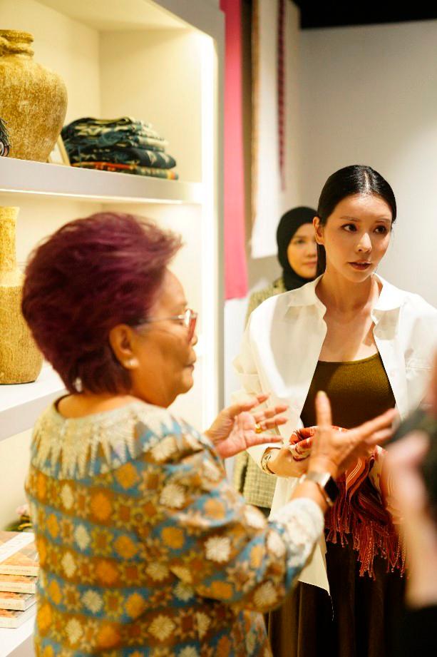 International Fashion Icon Tia Lee Visits Jakarta