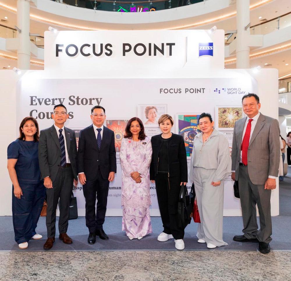 From left: Datin Nancy S.Y. Sim Lim, Datuk Dr Ken Phua, Liaw, Datuk Seri Suriani, Datin Joyce Goh, Prof Madya Dr Haliza Abdul Mutalib and Ismail Abd Halim.