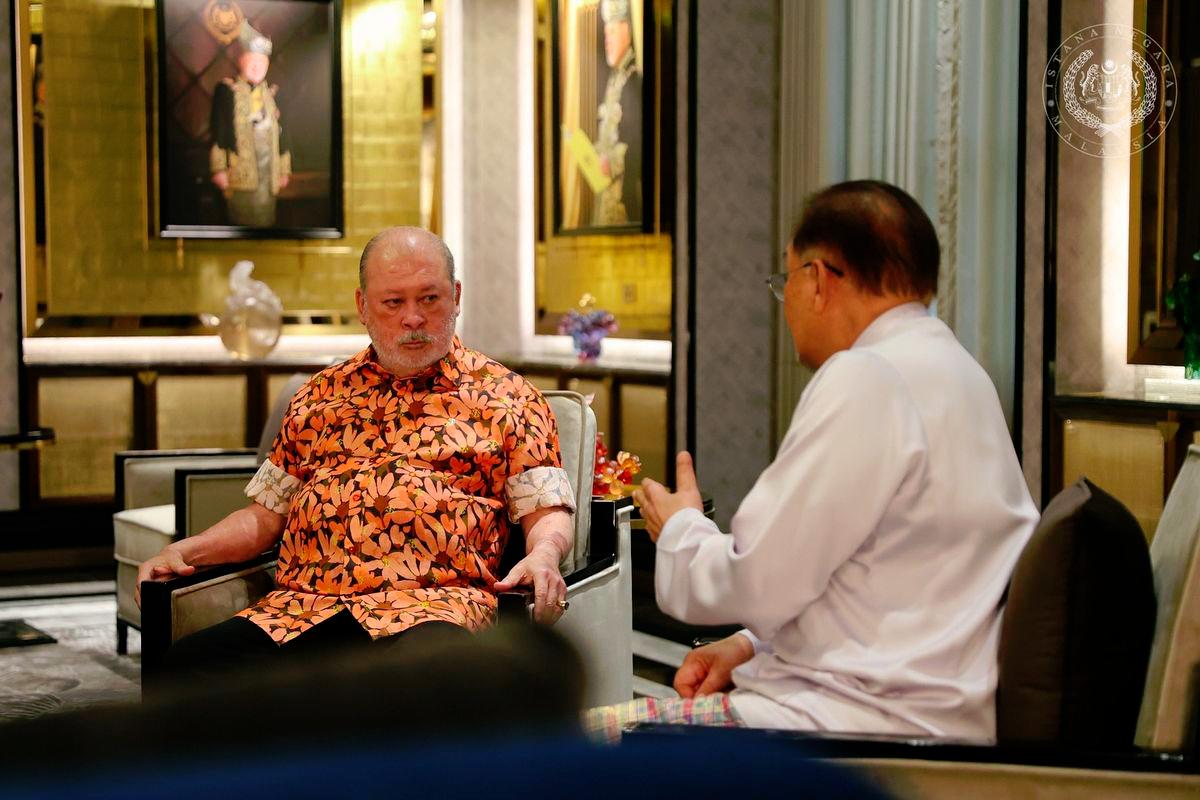 Sultan Ibrahim Sultan Iskandar - FACEBOOKpix