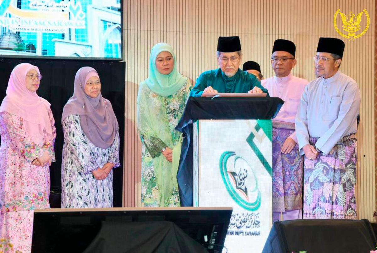 Credit: Tun Pehin Sri Dr Haji Wan Junaidi Bin Tuanku Jaafar / Facebook