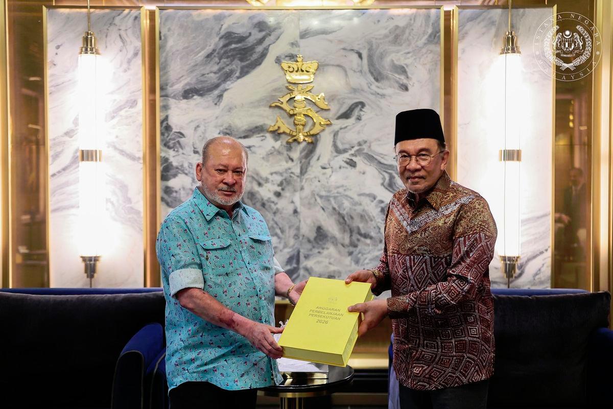 Sultan Ibrahim Sultan Iskandar - FACEBOOKpix