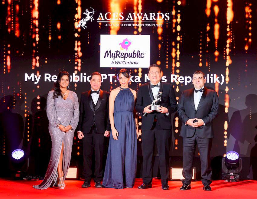 PT. Eka Mas Republik celebrates a double victory at the ACES Awards 2024, honoured as Asia’s Best Performing Companies, with CEO Timotius Max Sulaiman named Asia’s Most Inspiring Executives. Representing the company on stage to receive the awards are Yopie Widjaja (Chief Finance Officer), Melanie Dwita Maharani (Chief Procurement &amp; Human Capital Officer), and Iman Syahrizal (Chief Sales &amp; Marketing Officer). The awards were presented by Dr. Shanggari Balakrishnan, President of the ACES Awards (left), and Mr. Luis Bueno Nieto, Advisor to the ACES Council (right).