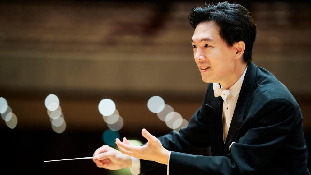 $!Lio Kuokman, the Music Director and Principal Conductor of the Macao Orchestra, will join this show. He has successfully collaborated with many leading orchestras across the globe and has been hailed by the Philadelphia Inquirer as a “startling conducting talent.”