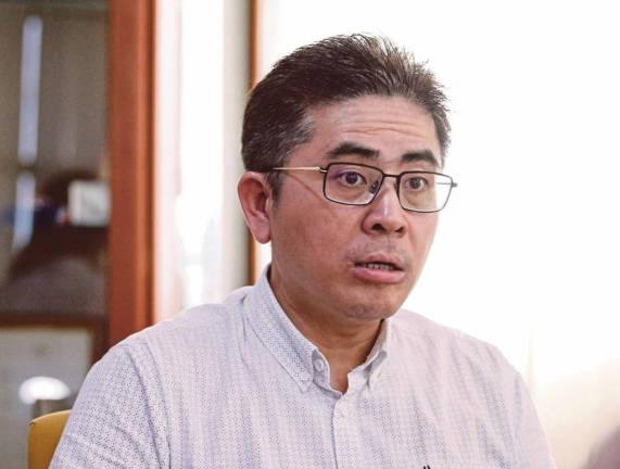 Ketua Pusat Penyelidikan Keselamatan Jalan Raya Universiti Putra Malaysia Prof Madya Dr Law Teik Hua. - Berita Harian