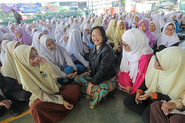 Petaling Jaya MP Maria Chin Abdullah during the “Love Yourself” programme at Sekolah Menengah Kebangsaan Taman Medan on July 16 — Asyraf Rasid