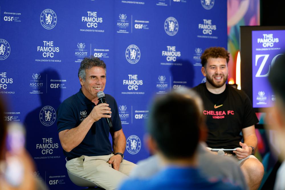 $!Chelsea Football Club legend Gianfranco Zola shared personal reflections of his illustrious football career and answered questions posed by fans at the by-invite only Fireside Chat organised by Ascott on Sunday, 1 December. The Fireside Chat, attended by about 50 people, was part of The Famous CFC, Chelsea’s flagship international fan engagement event.