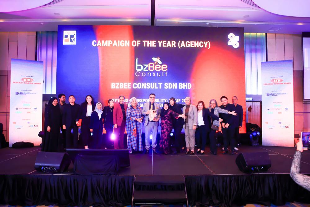 Prof Said Bani, Managing Director of bzBee Consult Sdn Bhd and team received the Campaign of The Year for the category of Agency.