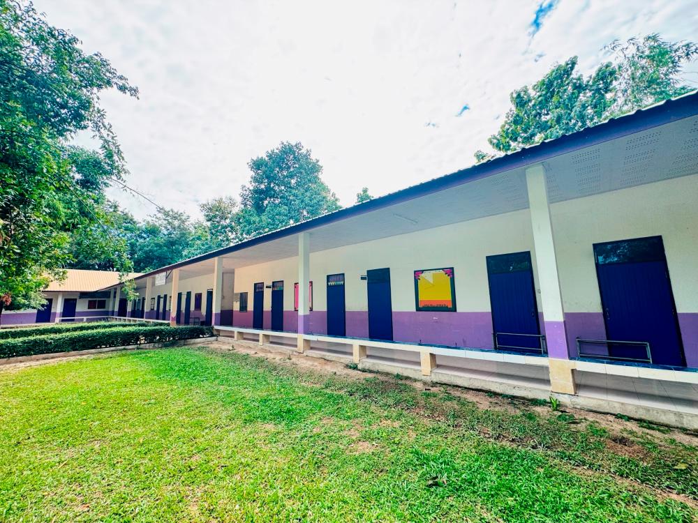 $!The newly renovated compound for students and teachers at Baan Srisawas Border Patrol Police School in Yasothon.