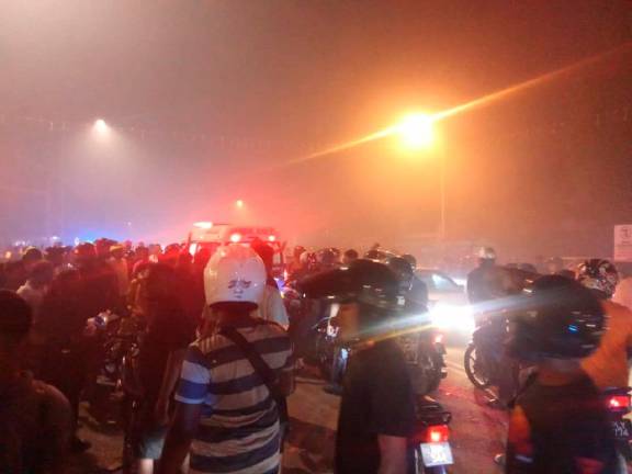 Pic of the incident unfolding at Kulim, Kedah. - Credit social media