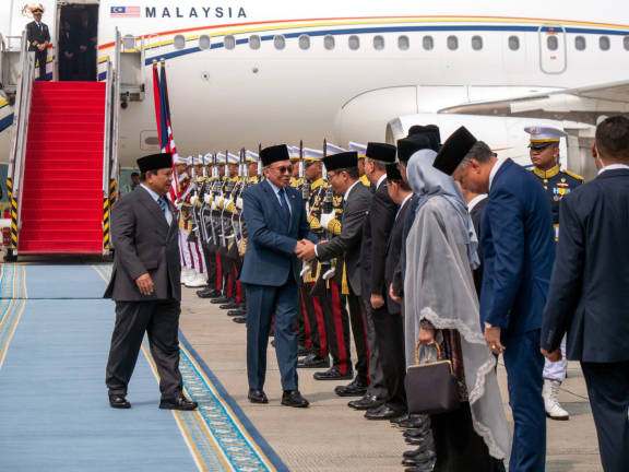 Prime Minister Datuk Seri Anwar Ibrahim arrived at Halim Perdanakusuma International Airport here at 12:57pm local time. Anwar arrived on a special aircraft and was received by Indonesian President, Prabowo Subianto. - BERNAMA