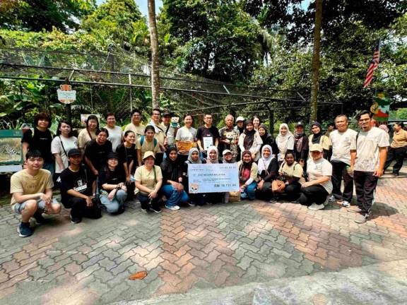 To mark this unique public-private partnership, nearly 100 CHB employees volunteered their time and effort to clean and beautify the zoo and its surroundings.