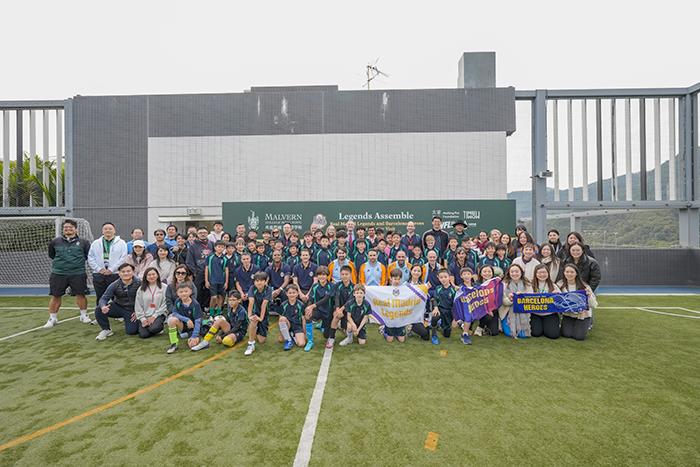 $!Legends unite L-R: Javier Saviola, Patrick Kluivert, Gaizka Mendieta, Ruben de la Red Gutierrez, Antonia Nunez Tena, Pedro Munitis Alvarez, Jose Emilio Amavisca Garate, and Raul Bravo Sanfelix, alongside members of the Malvern College Hong Kong community, Melting Pot Foundation, Time Wow, WFL, Aco Media, and event organisers.