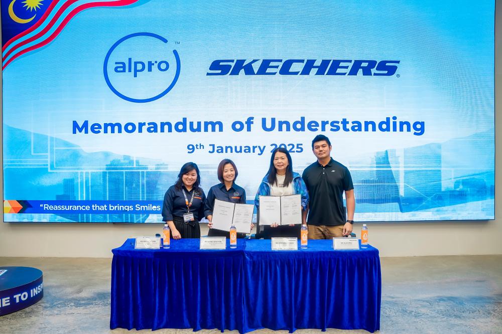 (From left: Ms. Joe Ann Chong (Branding Promotion &amp; Trade Marketing Manager of Alpro Group), Ms. Wong Siew Piin (Operation Director of Alpro Group), Stephanie Chang (Senior General Manager of Skechers Malaysia), Alex Ong (Sales Account Manager of Skechers Malaysia) )