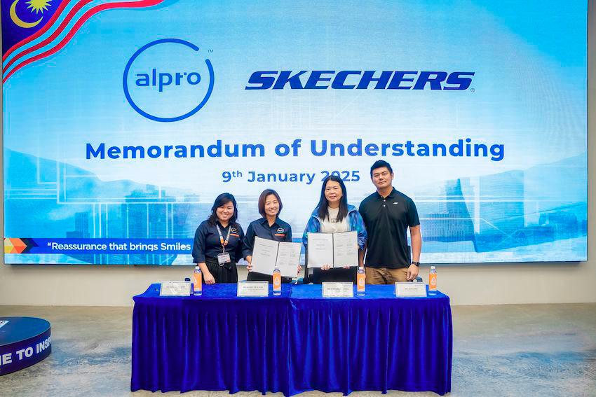 (From left: Ms. Joe Ann Chong (Branding Promotion &amp; Trade Marketing Manager of Alpro Group), Ms. Wong Siew Piin (Operation Director of Alpro Group), Stephanie Chang (Senior General Manager of Skechers Malaysia), Alex Ong (Sales Account Manager of Skechers Malaysia) )