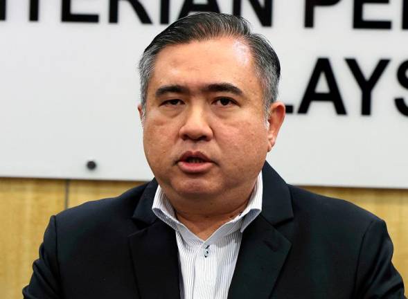 Menteri Pengangkutan, Anthony Loke. - fotoBERNAMA