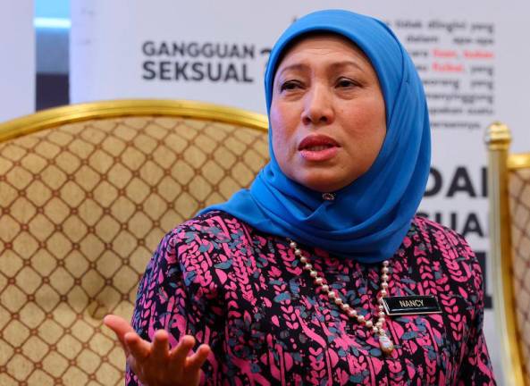 Menteri Pembangunan Wanita, Keluarga dan Masyarakat (KPWKM), Datuk Seri Nancy Shukri. - fotoBERNAMA