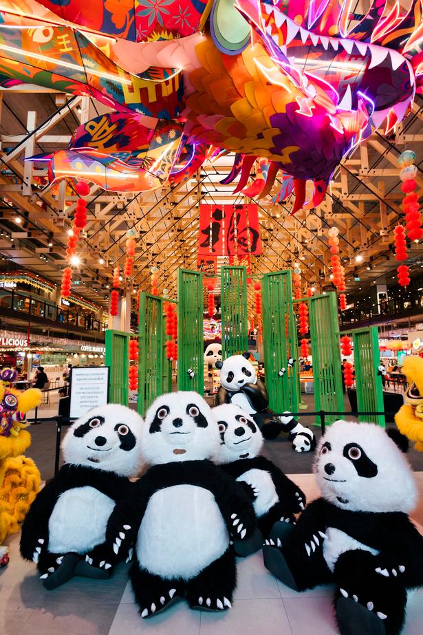 The EM DISTRICT Bangkok Unveils Spectacular Chinese New Year Celebrations with 3,000 Panda to Mark 50 Years of Thai-Chinese Diplomatic Friendship $!The EM DISTRICT Bangkok Unveils Spectacular Chinese New Year Celebrations with 3,000 Panda to Mark 50 Years of Thai-Chinese Diplomatic Friendship