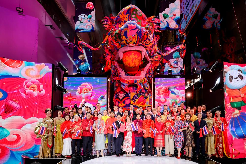 The EM DISTRICT Bangkok Unveils Spectacular Chinese New Year Celebrations with 3,000 Panda to Mark 50 Years of Thai-Chinese Diplomatic Friendship $!The EM DISTRICT Bangkok Unveils Spectacular Chinese New Year Celebrations with 3,000 Panda to Mark 50 Years of Thai-Chinese Diplomatic Friendship