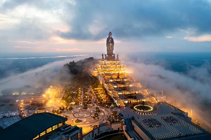 $!Ba Den Mountain is known as the “Roof of Southern Vietnam”.