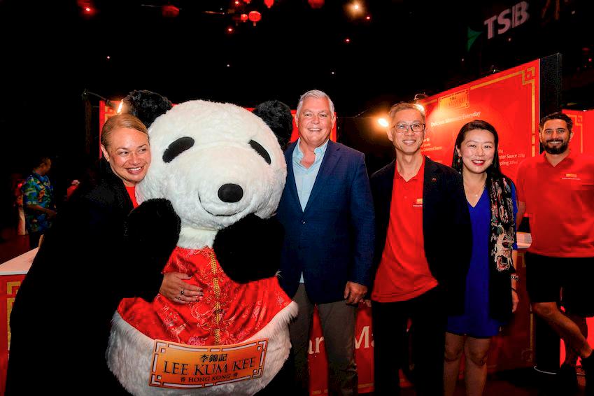 [from Left to Right] Tory Whanau, Wellington Mayor; Mark Mitchell, Minister for Ethnic Communities Hon of New Zealand.; Vincent Wong, President – APAC of Lee Kum Kee; Nancy Lu, Member of Parliament in New Zealand