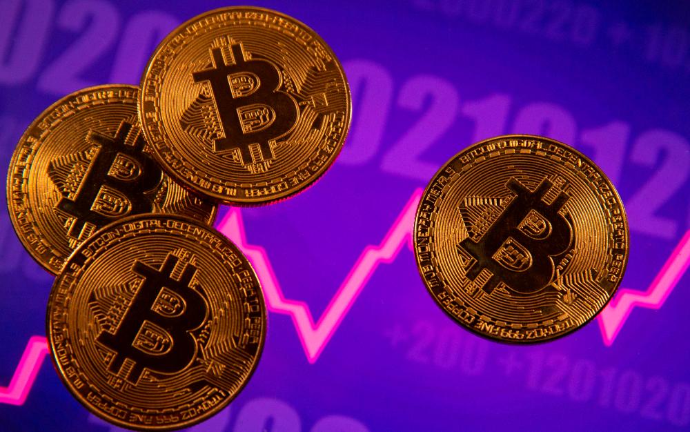 Bitcoin struggles for footing on worries over China, leverage