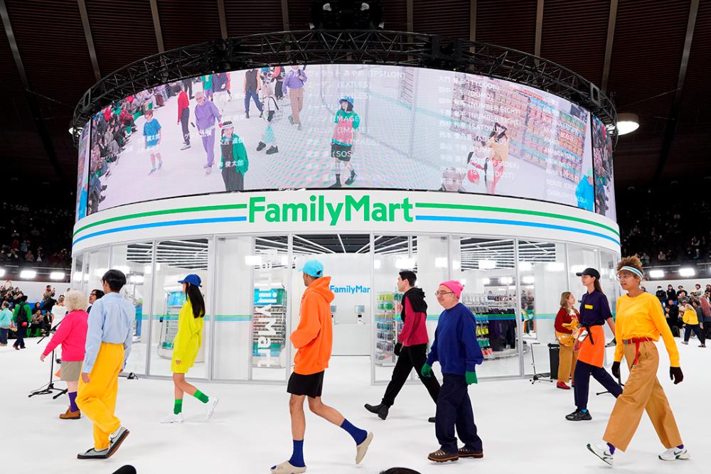 $!FamilyMart Japan has launched their own line of clothing, named ‘Convenience Wear’