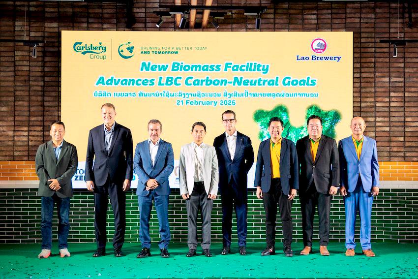 From L-R: Mr. Dung Le, Director of VN Green Energy Company, Mr. Henrik Juel-Andersen, Managing Director of Lao Brewery Company, Mr. Joao Abecasis, Executive Vice President, Asia at Carlsberg Group, Dr. Manothong Vongsay, Vice Minister of Ministry of Industry and Commerce, Mr. Jacob Aarup-Andersen, CEO of Carlsberg Group, Mr. Thanousack Hommachack, Lao Brewery Company Board of Director, Mr. Sayyadeth Vongsay, Mr. Sithixay Ketthavong, Director of Corporate Affairs and Sustainability of Lao Brewery Company