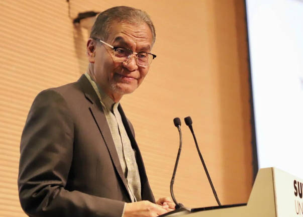 Menteri Kesihatan Datuk Seri Dr Dzulkefly Ahmad di Kongres Kanser Kebangsaan Malaysia (NCCM) 2025 anjuran bersama Persatuan Kanser Kebangsaan Malaysia (NCSM) dengan Universiti Sunway, hari ini. - Kementerian Kesihatan Malaysia / Facebook