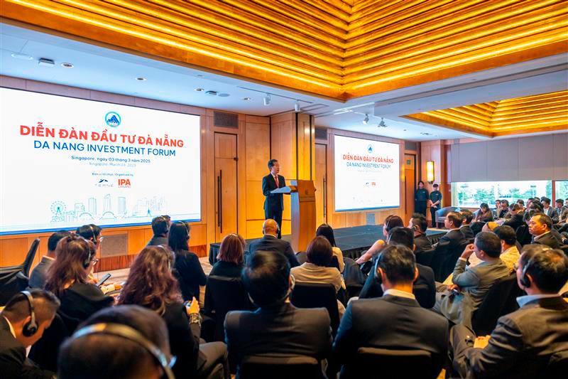 Pictured: H.E. Nguyen Van Quang, Secretary of the Da Nang Municipal Party Committee giving his, Opening Remarks at The Da Nang Investment Forum 2025