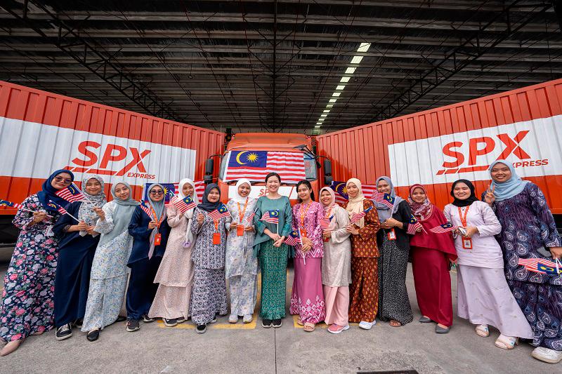 Cheah Lee Sun (middle), Head of SPX Express, said women at SPX are thriving in leadership, technical, and operational roles, working alongside their peers to drive innovation in logistics