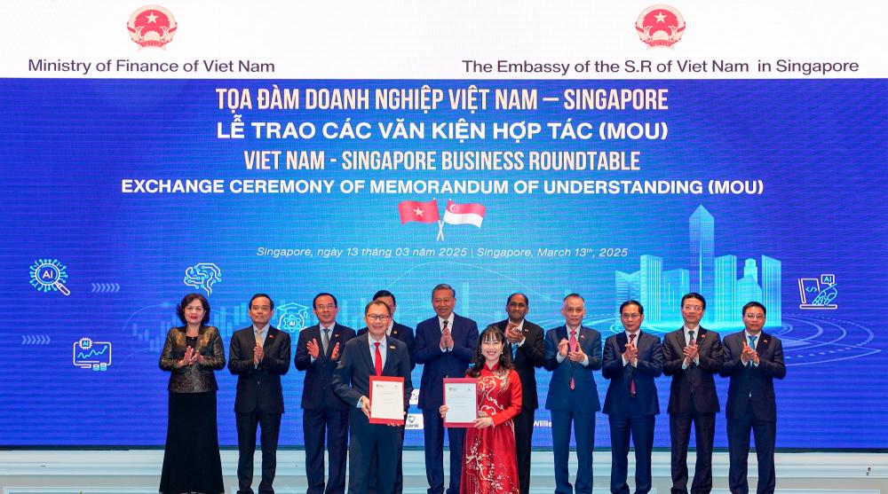 To Lam, General Secretary of the Communist Party of Vietnam, and other senior government officials witnessed the MOU exchange ceremony between VinUniversity and NTU Singapore on March 13, 2025.