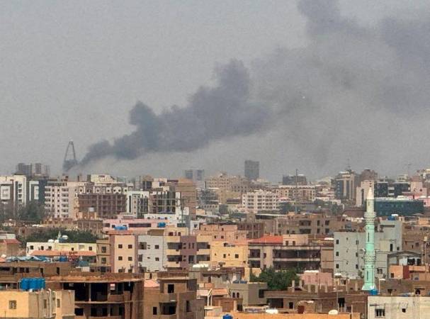 Plumes of smoke rise during clashes between the paramilitary Rapid Support Forces and the army in Khartoum, Sudan, September 26, 2024. - REUTERS/Stringer/File Photo