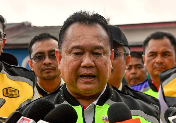 Works Minister, Datuk Seri Alexander Nanta Linggi. - BERNAMApix