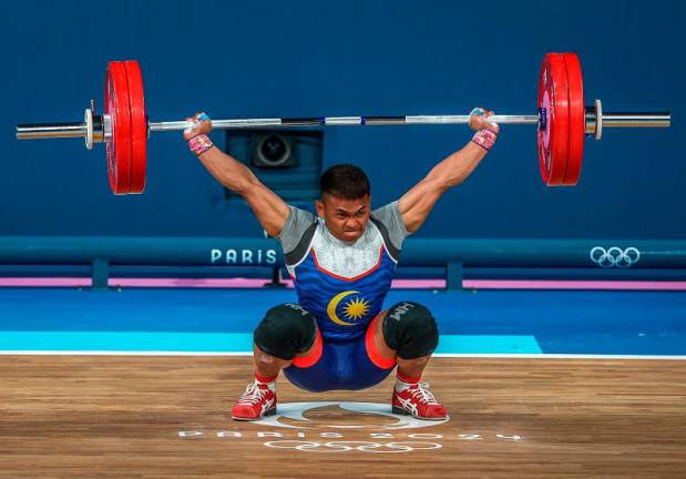 National weightlifter, Mohamad Aniq Kasdan. - BERNAMApix