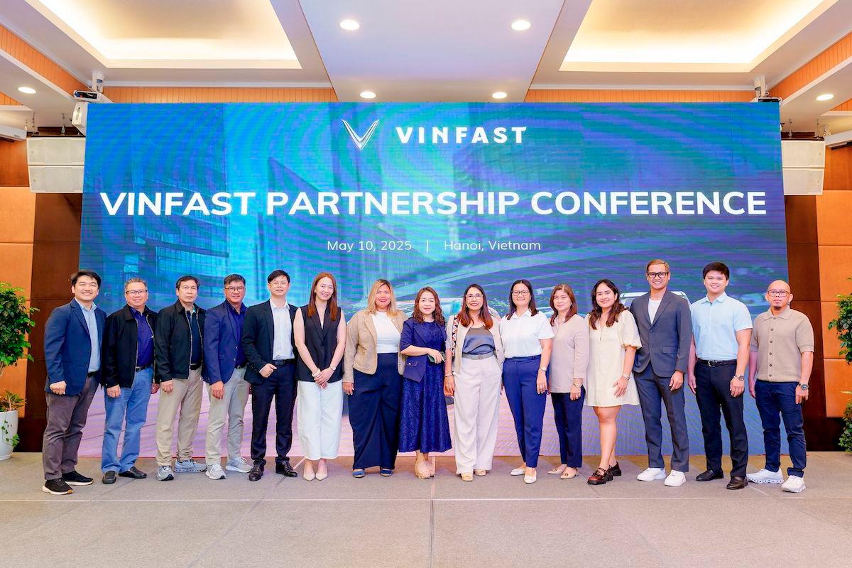 VinFast announced the official signing of collaboration agreements with four reputable partners in the Philippines, aiming to establish more than 100 electric vehicle service workshops this year.