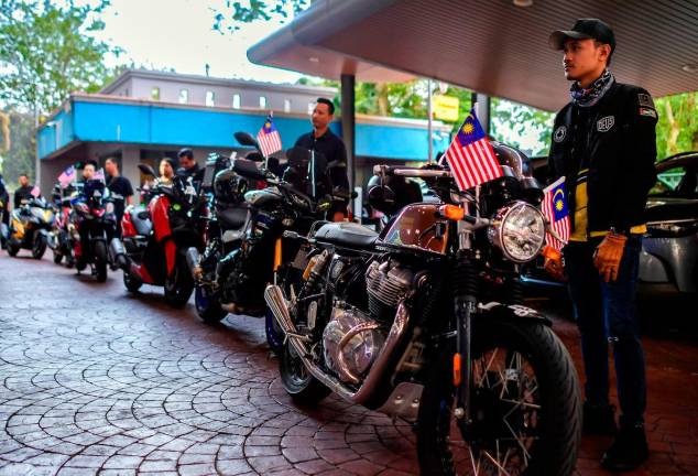 Beberapa buah motosikal yang melibatkan kakitangan Pertubuhan Berita Nasional Malaysia (Bernama) diperlihatkan pada Program Kembara Merdeka Jalur Gemilang (KMJG) 2025 di Wisma Bernama hari ini - fotoBERNAMA