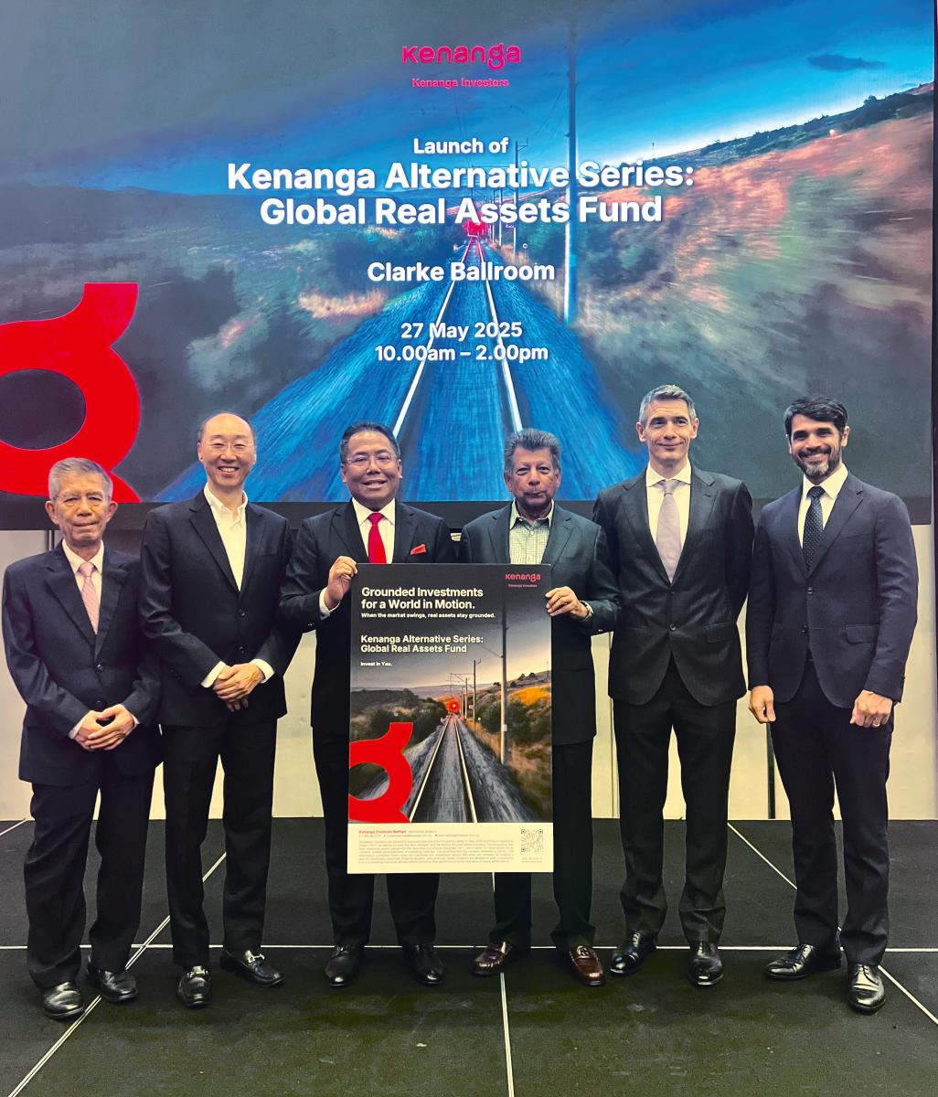 From left: Ho Seng Yee, Executive Director of GAX MD; Ronnie Tan, Managing Director &amp; Chief Executive Officer of GAX MD; Datuk Wira Ismitz Matthew De Alwis, Executive Director &amp; Chief Executive Officer of Kenanga Investors; Tan Sri Dr Munir Majid, Chairman of GAX MD; Matthew Stuart-Box, Chief Investment Officer of GAX MD &amp; Money Design; Ranjit Singh Gill, Director &amp; Head of Product &amp; Market Development of Kenanga Investors.