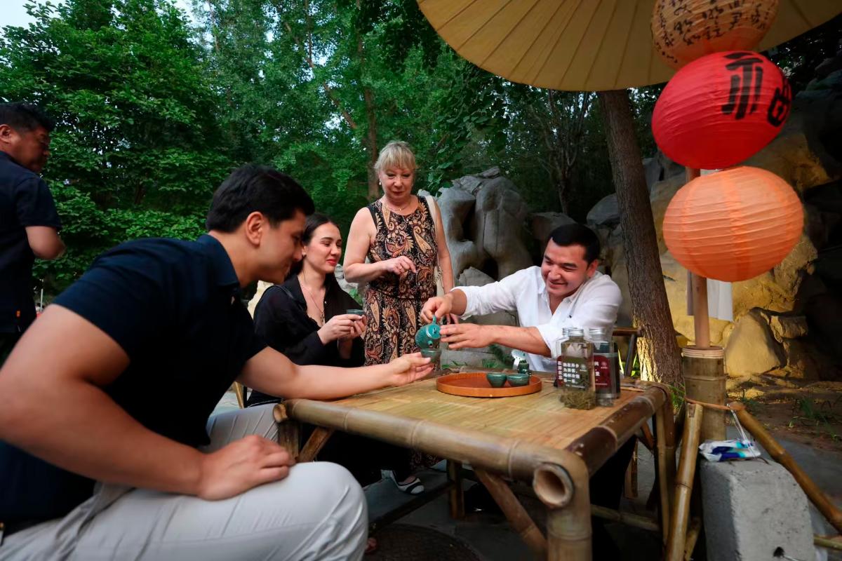 Guests savor the aroma and flavor of fine teas $!Guests savor the aroma and flavor of fine teas