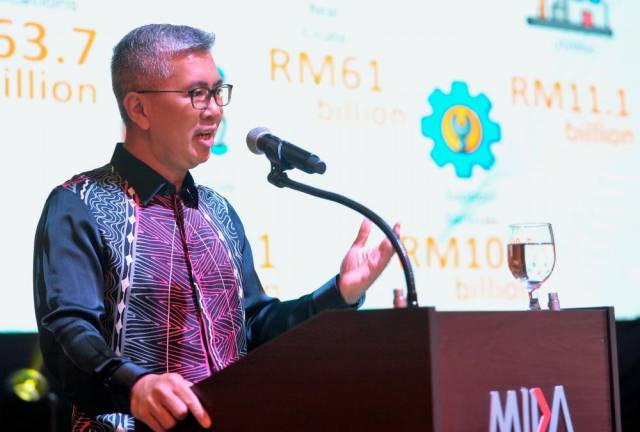 Menteri Pelaburan, Perdagangan dan Industri (MITI), Tengku Datuk Seri Zafrul Abdul Aziz. - fotoBERNAMA