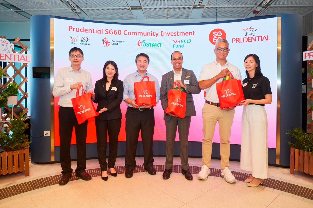 From left to right: Eugene Tay, Senior Assistant Director, Sustainability Partnerships Office, Ministry of Sustainability and the Environment; Chan San San, CEO, Prudential Singapore; Joel Tan, CEO, KidSTART Singapore; Anil Wadhwani, CEO, Prudential plc; Jack Lim, Managing Director, Community Chest; Elizabeth Aw, Second General Manager, Social Service Office @ Kreta Ayer and Bukit Merah, Ministry of Social and Family Development. They were at an event to celebrate Prudential’s move to its new office at Labrador Tower. During the event, Prudential also announced a $880,000 community investment which includes household essentials hampers for over 1,100 ComLink+ families residing in the vicinity of Prudential’s new office at Labrador Tower, a cash donation to the Prudential Longevity Pledge, and the establishment of community edible gardens later this year.