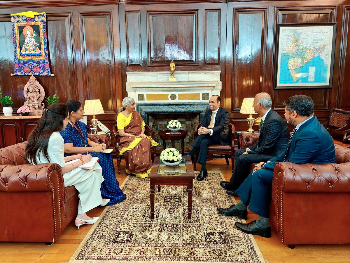 Centre Left: Smt. Nirmala Sitharaman, Union Minister for Finance and Corporate Affairs, Government of India; Centre Right: Anil Wadhwani, Chief Executive Officer, Prudential plc