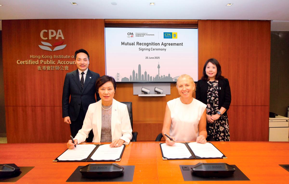 The HKICPA and CPAA held an MRA extension signing ceremony. The MRA was signed by Margaret Chan, Chief Executive and Registrar of HKICPA (front left), and Rowena Buddee, Chief Member Experience Officer of CPAA (front right), under the witness of Edward Au, President of HKICPA (back left) and Karina Wong, Divisional President of Greater China of CPAA (back right).