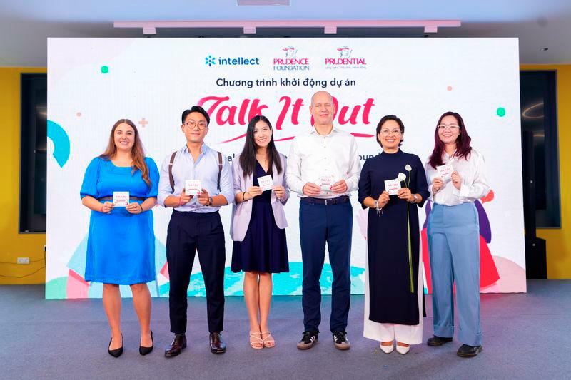 Arjan Toor, CEO, Health, Prudential plc (third from right) and Diana Guzman, Chair of Prudence Foundation and Chief Sustainability Officer, Prudential plc (second from right) at the launch of Talk It Out in Vietnam